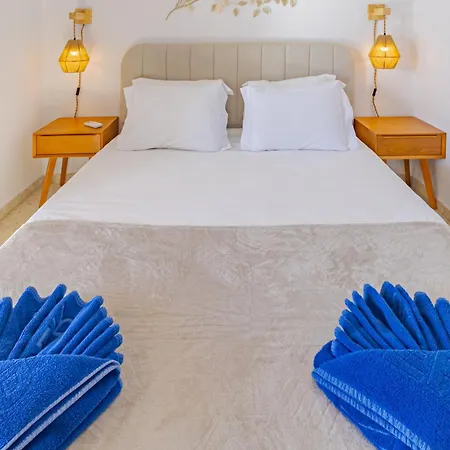 Casa Castillo * נרחה